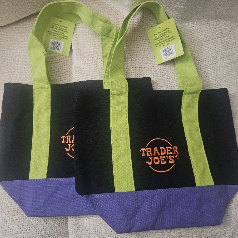 Trader Joe's Black and Purple  TRICK OR TREAT/Halloween Mini Canvas Tote 🎃